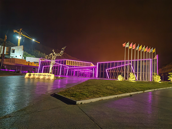 城市亮化是现代城市建设的重要组成部分,它不仅可以美化城市的夜景,还能提升城市的整体形象。随着科技的不断进步,城市亮化也得到了更多的关注和创新。本文将介绍一些关于城市亮化的创意和技术,帮助读者了解城市亮化的重要性以及如何进行阿拉山口城市亮化的规划和实施。 城市亮化是现代城市建设的重要组成部分,它不仅可以美化城市的夜景,还能提升城市的整体形象。随着科技的不断进步,城市亮化也得到了更多的关注和创新。本文将介绍一些关于城市亮化的创意和技术,帮助读者了解阿拉山口城市亮化的重要性以及如何进行阿拉山口城市亮化的规划和实施。