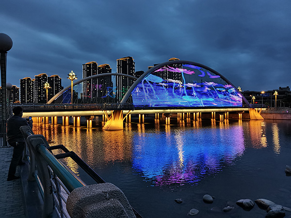 1742970194152440.jpg 阿拉山口河道亮化.jpg