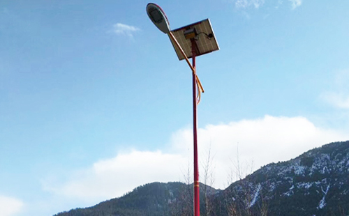 如何选择高质量的阿拉山口太阳能路灯材料：全方位指南