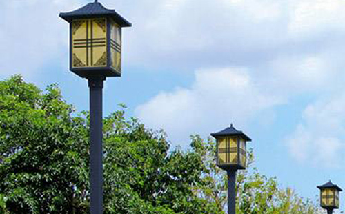 阿拉山口庭院灯安装间距与布灯设计全解析