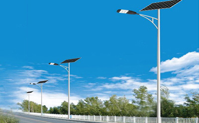 农村道路装阿拉山口太阳能路灯选多大瓦数实测